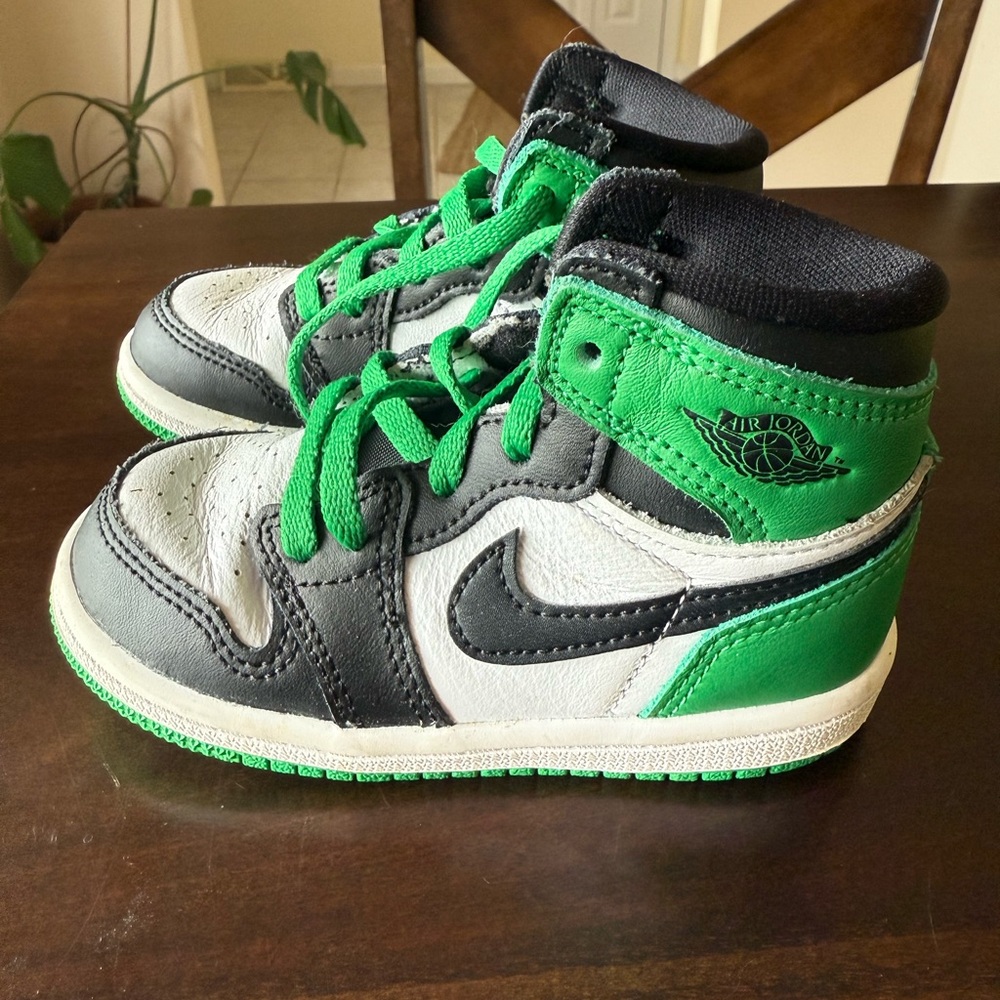 Nike Kids Black and Green Sneakers Air Jordan